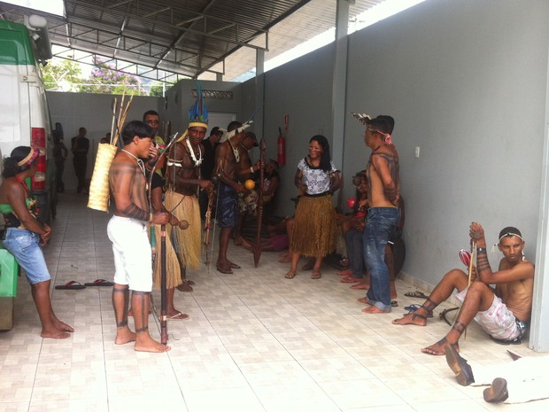 Cerca de 70 índios Xacriabás ocupam o prédio da SESAI na Ilha dos Araújos. (Foto: Diego Souza/G1)