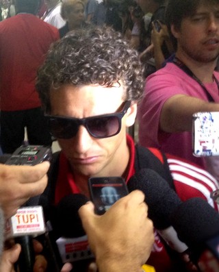 Elano Flamengo Desembarque (Foto: Cauê Rademaker)
