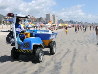 Limpeza será reforçada na temporada de verão nas praias do Paraná  (Foto: Divulgação / AEN )