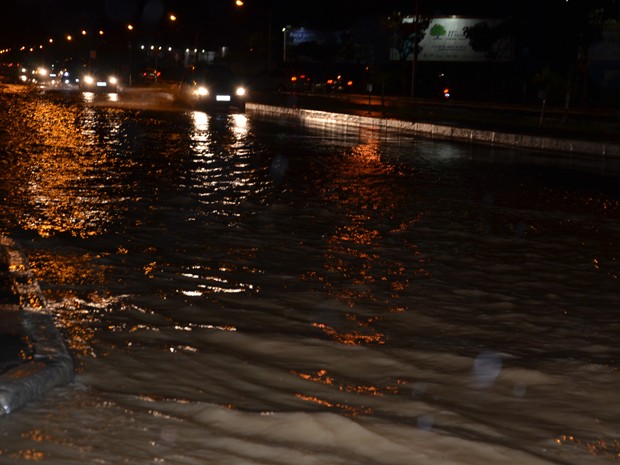 Chuva em Vitória da Conquista (Foto: Anderson Oliveira / Blog do Anderson)