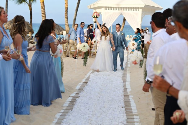 Luana Monalisa se casa com João Almeida no Caribe (Foto: Jorge Beirigo / Renato Cipriano - Divulgação)