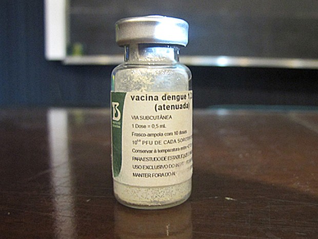 Vacina tetravalente contra dengue é 'liofilizada', ou seja, desidratada (fica em pó) para ter mais estabilidade (Foto: Luna D'Alama/G1)