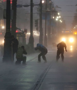 Moradores enfrentam furacão 
Isaac em Nova Orleans, nos EUA (Michael Appleton/The New York Times)