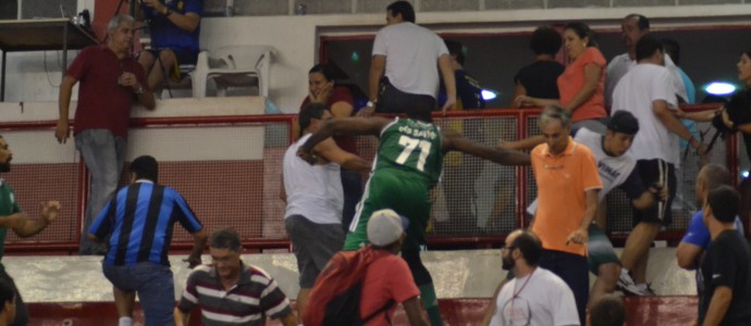 Em nota, Palmeiras esclarece briga de jogadores e torcedores do São José