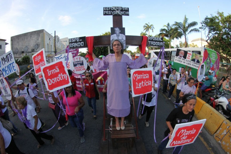 Marcha das Mulheres no Recife (Foto: Marlon Costa/Pernambuco Press)