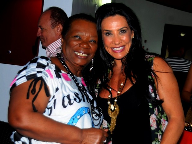 Scheila Carvalho e Neusa Borges em festa em Salvador, na Bahia (Foto: Juci Ribeiro/ Divulgação)