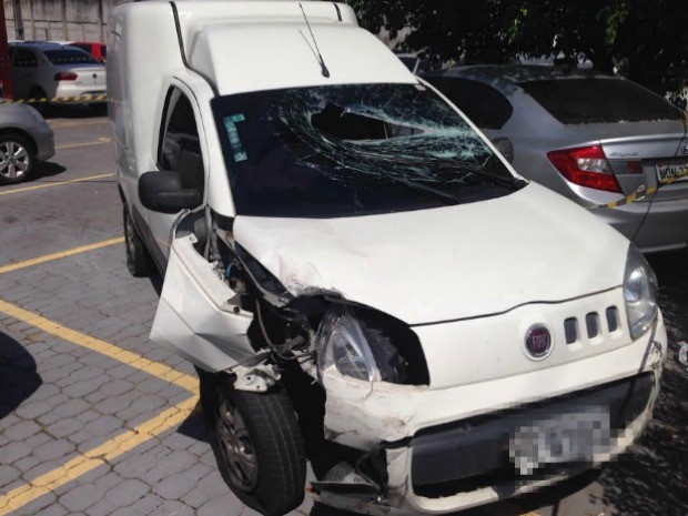 Carro da vítima foi apreendido  (Foto: Patrick Mota/ Rádio Amazonas FM)