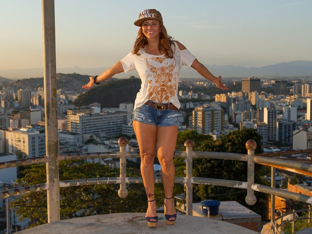 Viviane Araújo em evento no Morro do Salgueiro, na Zona Norte do Rio (Foto: Alex Nunes/ Divulgação)