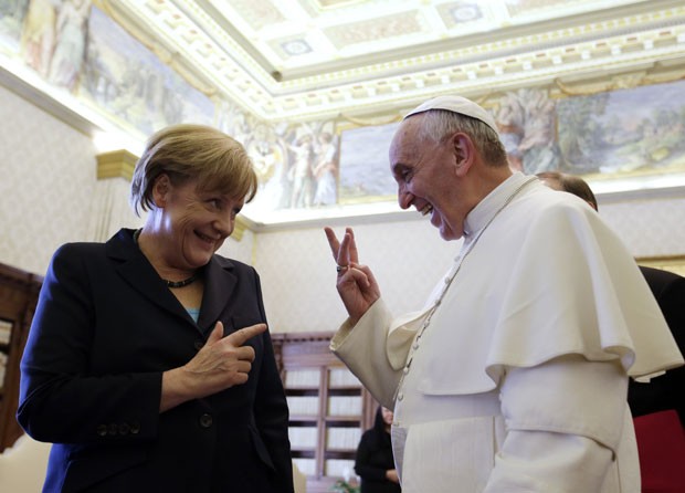 Papa Francisco recebeu chanceler alemã, Angela Merkel, em audiência privada (Foto: Gregorio Borgia/AFP)