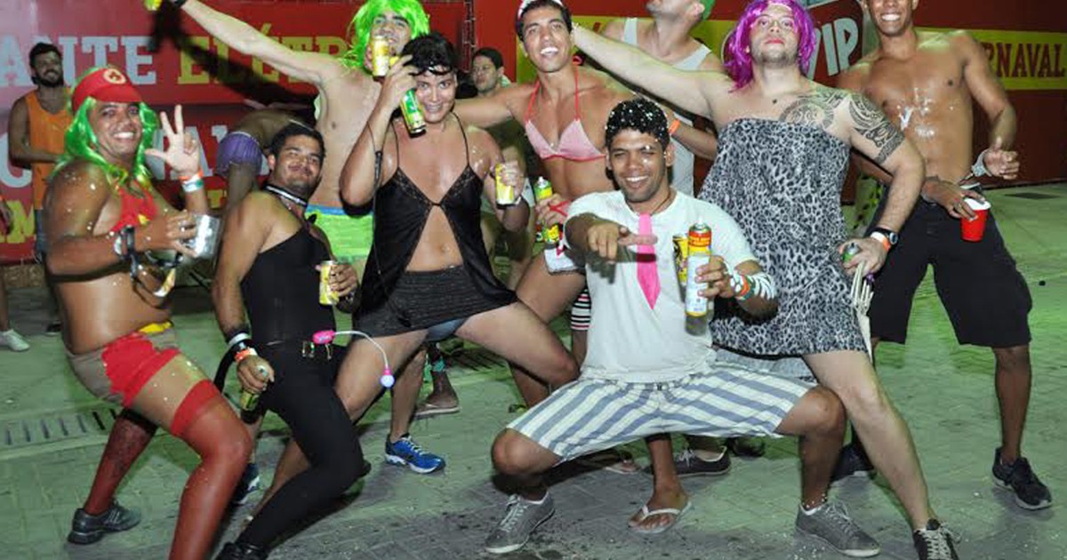 G1 Grupo De Amigos Se Veste De Mulher Para Curtir O Carnaval De