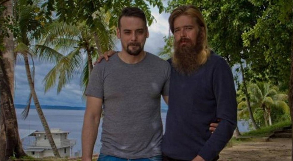 Stefan Pilipa (à esquerda) reencontra o irmão Anton  (Foto: Alberto César Araújo)