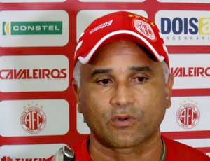 Oliveira Canindé, técnico do América-RN (Foto: Ferreira Neto)
