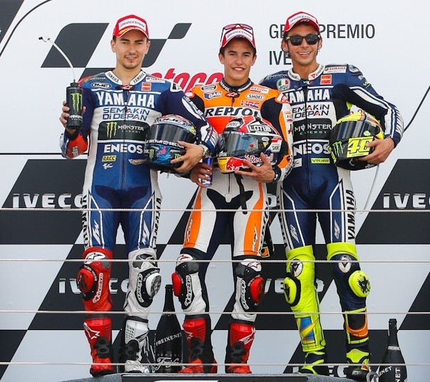Após duelos polêmicos, Márquez e Lorenzo decidem o título da