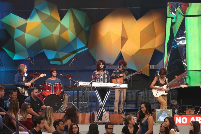 Dônica faz sua estreia no palco do 'Altas Horas' (Foto: Carol Caminha)
