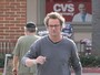 Gordinho, Matthew Perry, o Chandler de 'Friends', caminha em Malibu