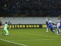 Higuaín perde gol incrível, mas Napoli avança às quartas da Liga Europa