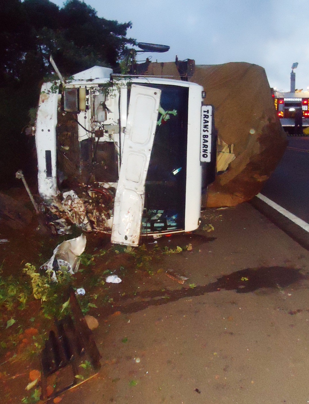 G1 - Acidente Fatal Com Caminhão Prejudica Trânsito Na BR-282 ...