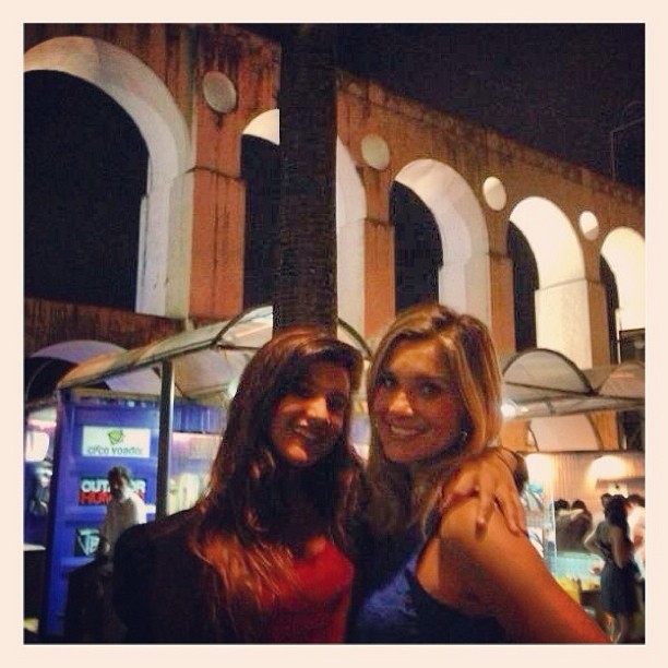 Flávia Alessandra e Giulia na Lapa, no Rio (Foto: Reprodução/ Instagram)
