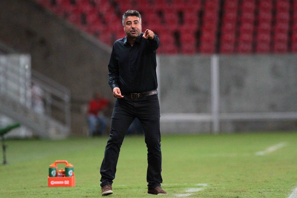 Alexandre Gallo é o novo comandante do Vitória (Foto: Marlon Costa / Pernambuco Press)
