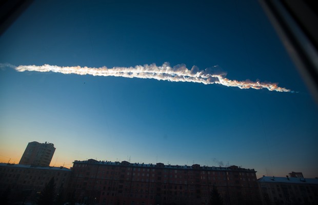 Imagem do asteroide que caiu em uma cidade russa em fevereiro deste ano (Foto: Yekaterina Pustynnikova/AP)