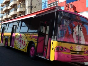 Ônibus vira lanchonete em Ribeirão Preto e cachorro-quente faz sucesso (Foto: Eduardo Guidini/ G1)