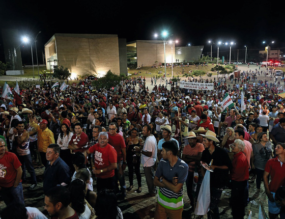 Lula discursa em Juazeiro do Norte (CE).Cidades que vivem do Bolsa Família foram seus principais palcos (Foto: Adriano Machado/ÉPOCA) Lula discursa em Juazeiro do Norte (CE).Cidades que vivem do Bolsa Família foram seus principais palcos (Foto: Adriano Machado/ÉPOCA)