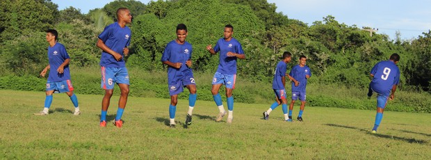 Parte dos jogadores do Enxuga Rato aguardam o início da Copa Piauí para retomar atividades (Foto: Renan Morais/GLOBOESPORTE.COM)