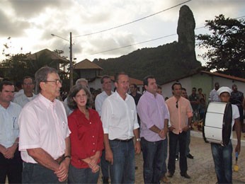 Governador esteve na ilha para assinatura da ordem de serviço (Foto: Ana Clara Marinho/Globo Nordeste)