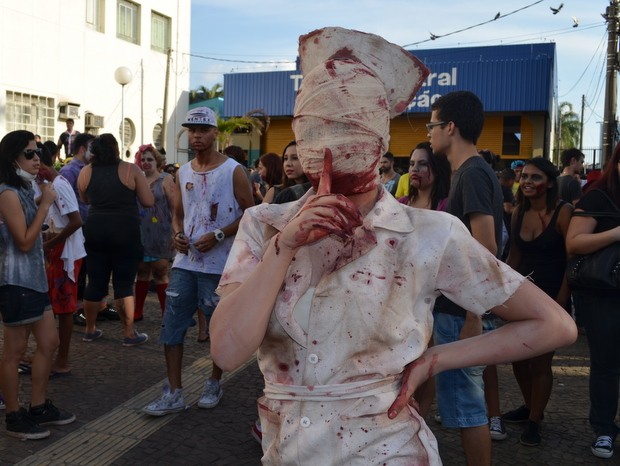 Terceira edição da Zombie Walk em Piracicaba (Foto: Camila Ancona/G1)