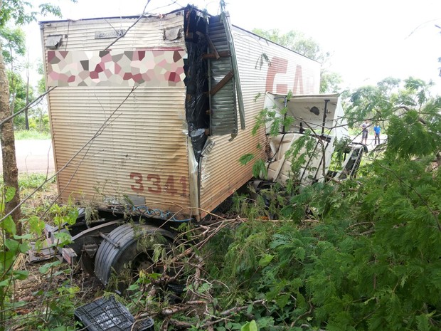 Nenhuma vítima foi registrada (Foto: Divulgação/Paparazzo Caminhões da BR-153)