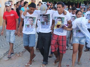 Enterro Marcleudo morto na arena da Amazônia (Foto: Nilo Leite/TV Jaguar)