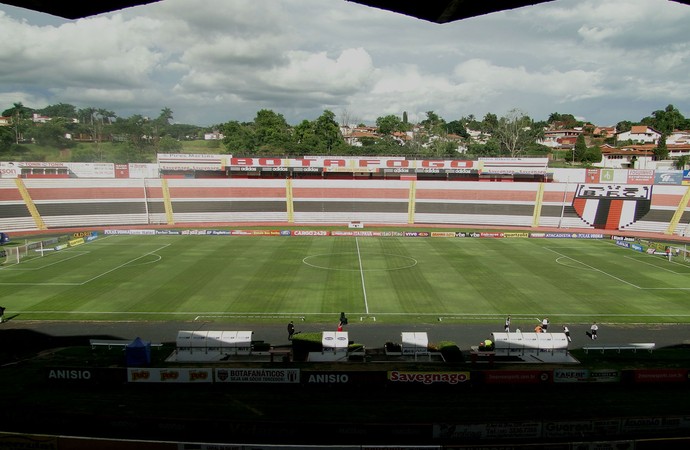 estádio Santa Cruz, Ribeirão Preto (Foto: Leonardo Lourenço)