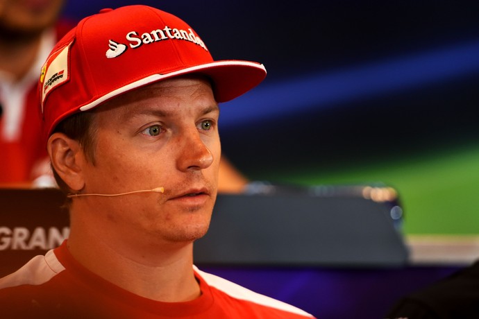 Kimi Raikkonen, em Spa, nesta quinta-feira: semblante continua sério após renovação com a Ferrari (Foto: Getty Images)