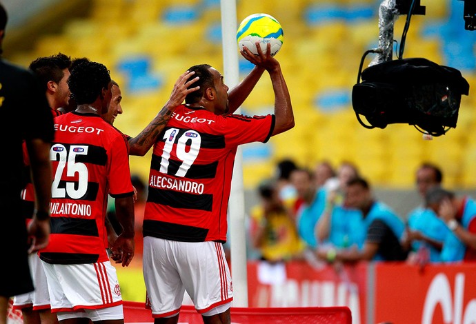 Alecsandro flamengo gol Cabofriense (Foto: Guilherme PInto / Agência O Globo)
