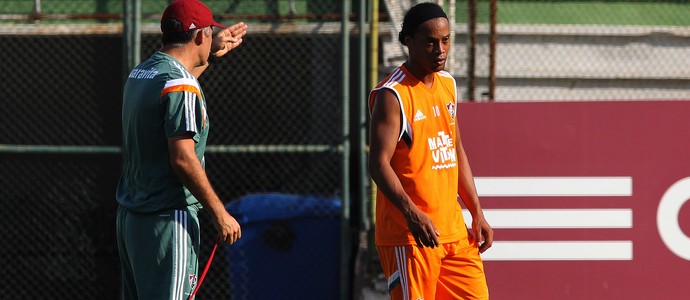 Eduardo Baptista e Ronaldinho (Foto: Nelson Perez / Fluminense FC) Eduardo Baptista e Ronaldinho (Foto: Nelson Perez / Fluminense FC)