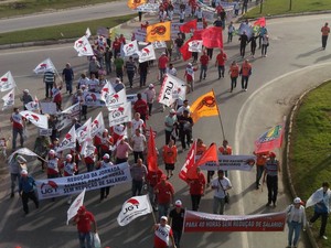Grupos de sindicatos também protestam em Itajaí, Vale de Santa Catarina (Foto: Luiz Souza/RBS TV)