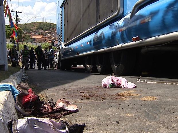 Acidente com trio matou duas crianças e feriu 20 (Foto: Reprodução TV Sergipe)