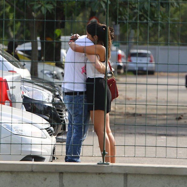 Antonia Morais e o namorado (Foto: William Oda/Foto Rio News)