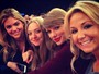 Taylor Swift assiste a jogo de baquete com Amanda Seyfried
