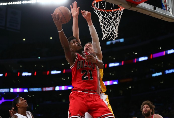 Jimmy Butler marcou 40 pontos na vitória do Chicago Bulls sobre o Los Angeles Lakers na NBA (Foto: Victor Decolongon/Getty Images) Jimmy Butler marcou 40 pontos na vitória do Chicago Bulls sobre o Los Angeles Lakers na NBA (Foto: Victor Decolongon/Getty Images)