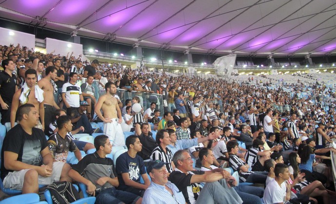 Torcida do Botafogo no Maracanã (Foto: André Casado)