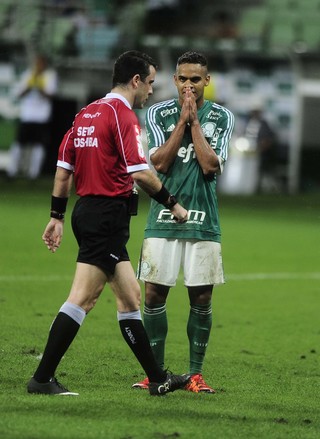 Juninho exalta a base do Palmeiras e lembra foco do time em finalíssima