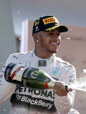 Hamilton vence corrida; Massa garante 3º lugar nos últimos metros (Max Rossi/Reuters) Hamilton vence corrida; Massa garante 3º lugar nos últimos metros (Max Rossi/Reuters)