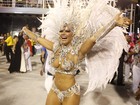 Viviane Araújo exibe corpão em desfile do Salgueiro nas campeãs