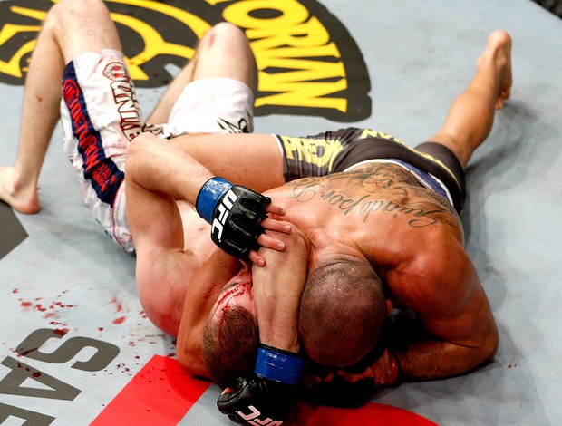 Renan Barão vence luta do UFC contra  Michael McDonald (Foto: Getty Images)