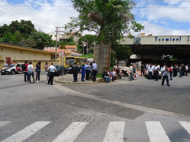 Funcionários da Expresso regional fizeram uma paralisação na manhã desta quarta-feira (14), em São Roque (Foto: Divulgação/São Roque Notícias)