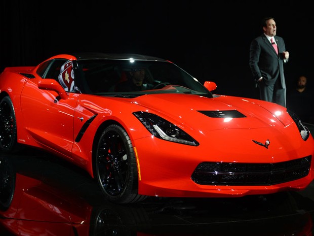 General Motors apresentou a versão 2014 do Chevrolet Corvette, neste domingo (13), nos Estados Unidos (Foto: AFP)