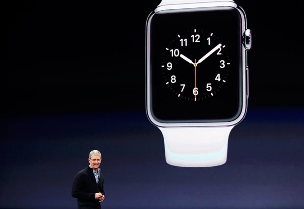 Tim Cook, CEO da Apple, fala do Apple Watch em evento nos Estados Unidos (Foto: Reuters/Robert Galbraith)