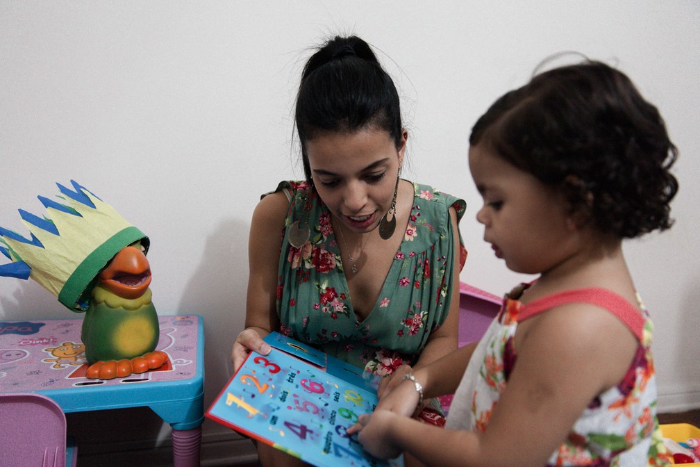 Brincar junto é oportunidade para dividir emoções (Foto: Marcelo Brandt/G1)