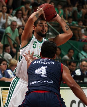 Ao lado da nova arena, Palmeiras bate Brasília e vence a segunda no NBB 7
